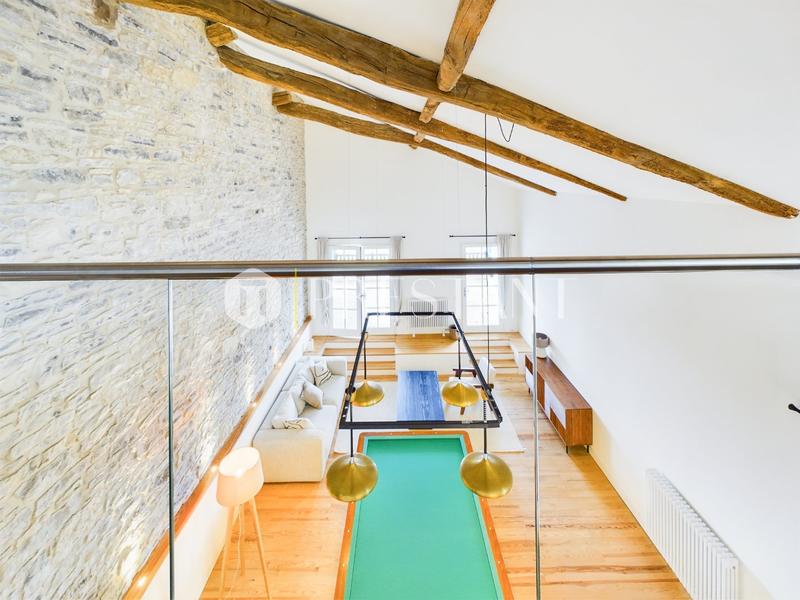 Maison - 410 m² - 10 pièces