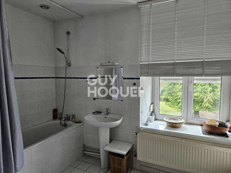 Maison - 256 m² - 6 pièces