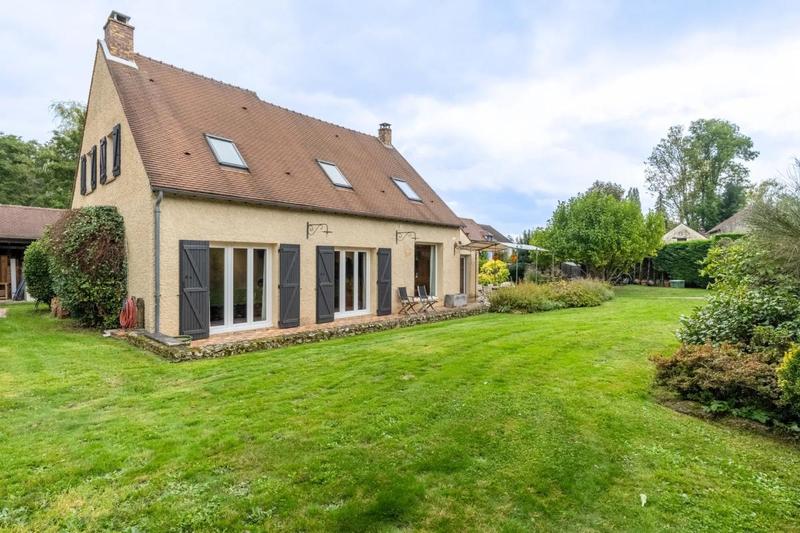 Propriété - 210 m² - 7 pièces