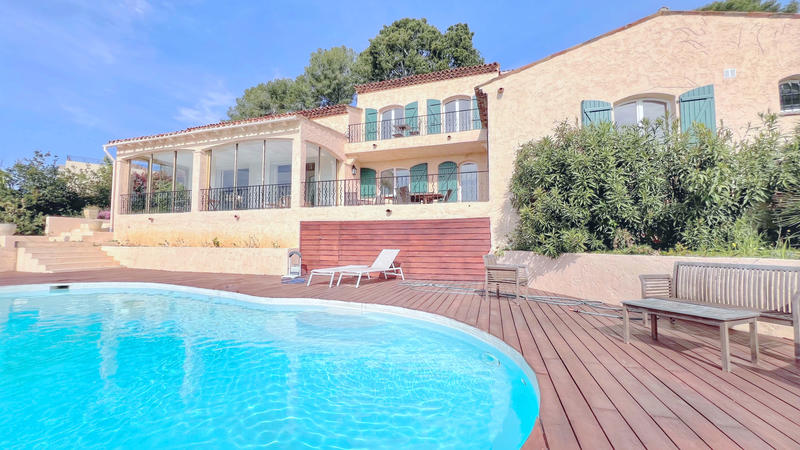 Villa - 288 m² - 6 pièces