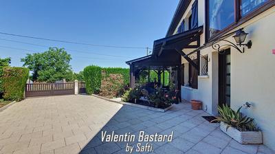 Maison - 213 m² - 8 pièces