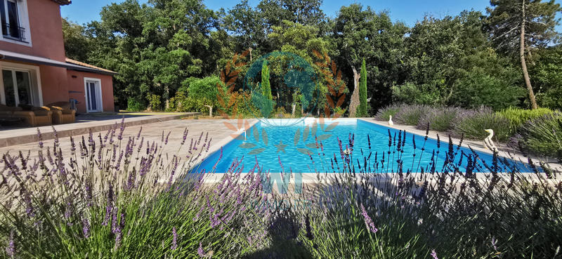 Maison - 206 m² - 6 pièces