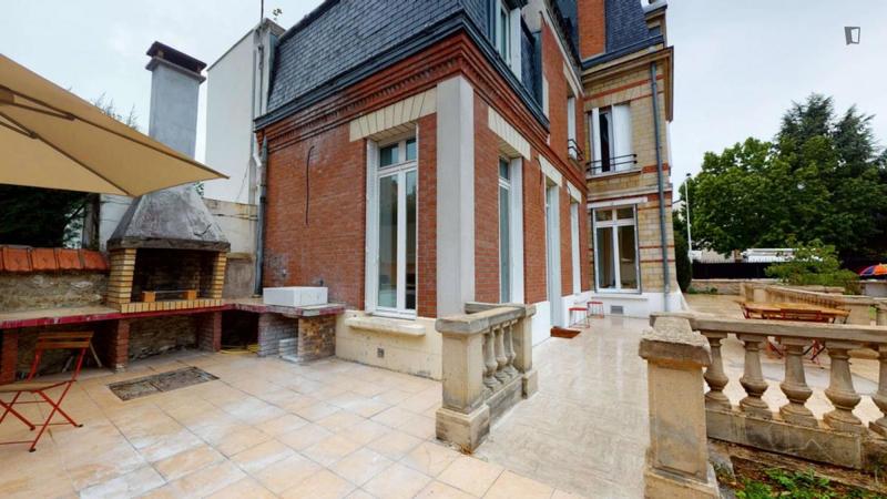 Chambre - 18 m² - 11 pièces