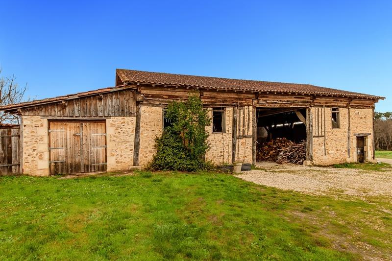 Propriété - 564 m² - 16 pièces