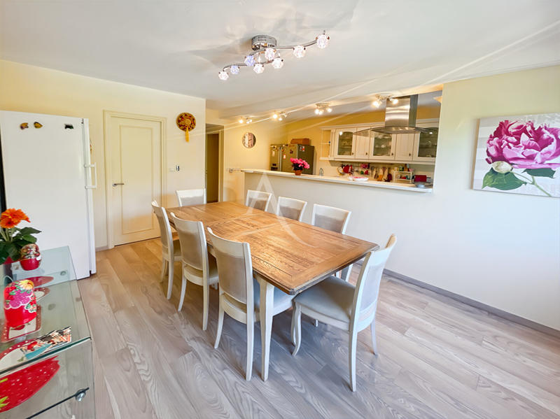 Appartement - 207 m² - 6 pièces