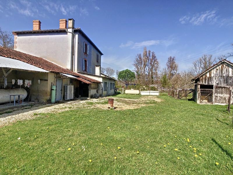 Maison de maîtres - 310 m² - 11 pièces