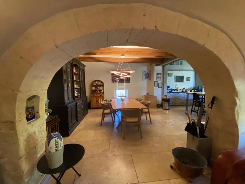 Mas - 300 m² - 8 pièces