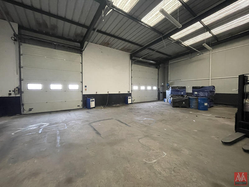 Local commercial - 890 m²