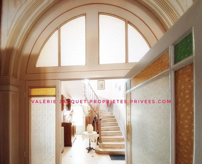 Maison - 220 m² - 7 pièces