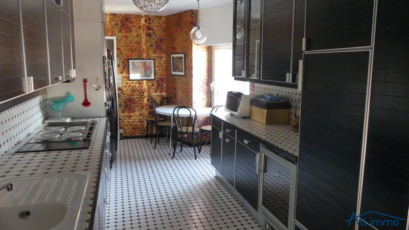 Appartement - 146 m² - 6 pièces