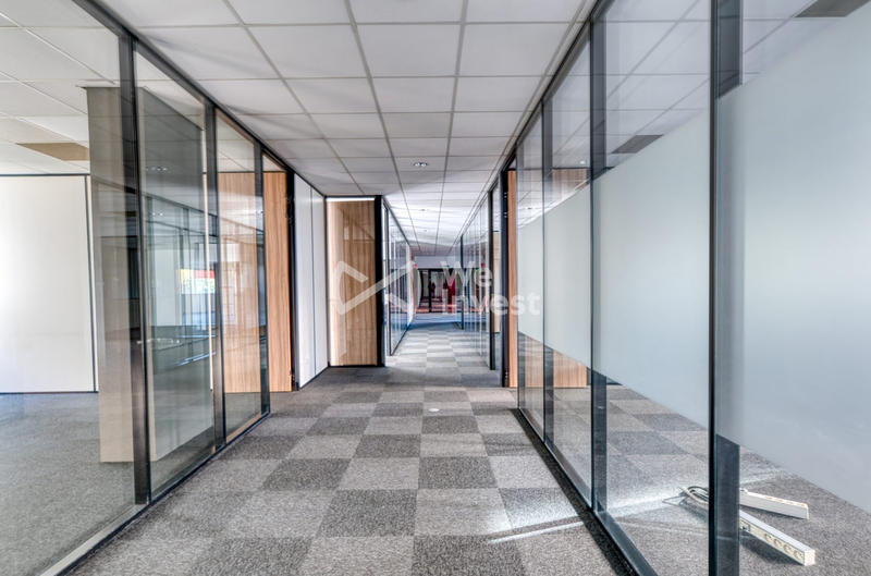 Bureau - 600 m²