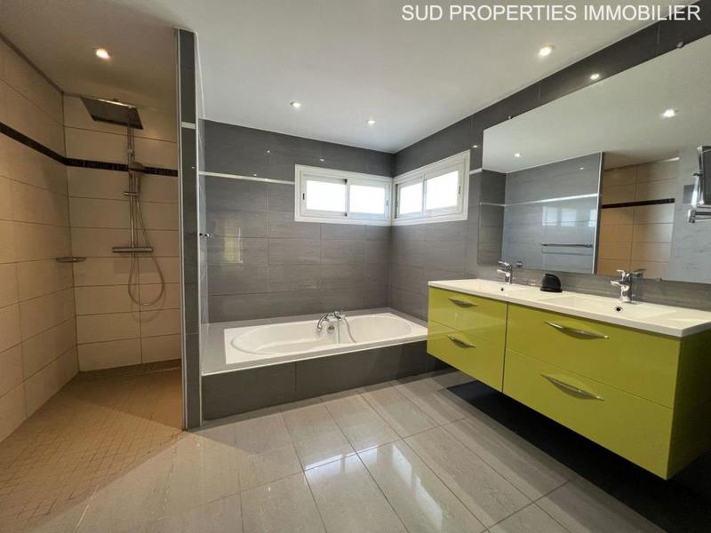 Maison - 218 m² - 7 pièces