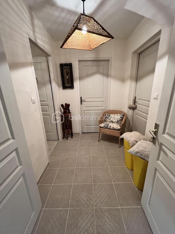 Propriété - 258 m² - 9 pièces