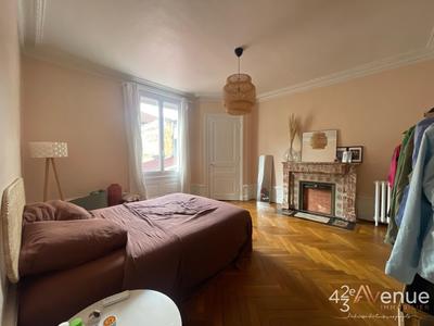 Appartement - 93 m² - 4 pièces