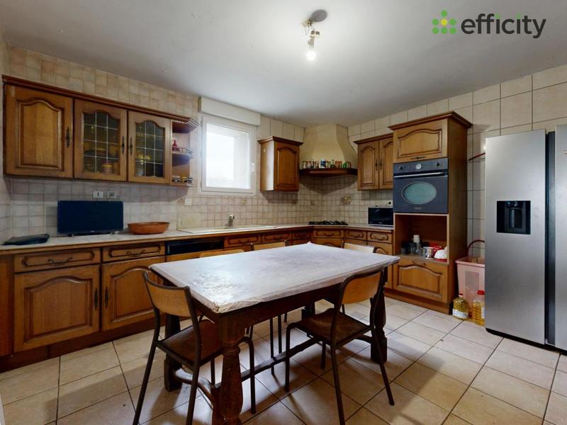 Maison - 222 m² - 10 pièces