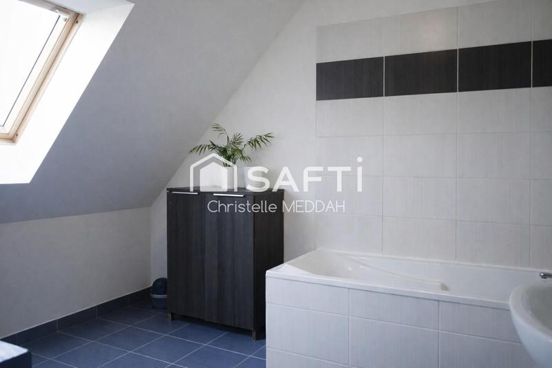 Maison - 94 m² - 5 pièces