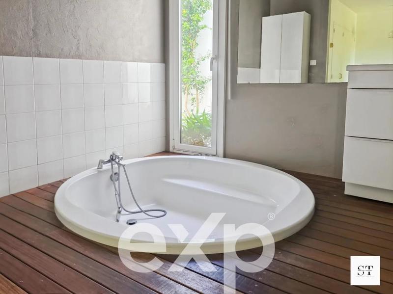 Maison d'architecte - 254 m² - 8 pièces