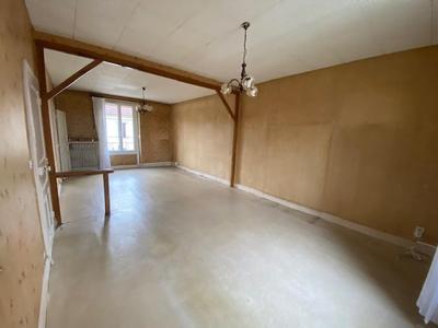 Maison - 99 m² - 5 pièces