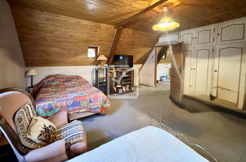 Maison - 180 m² - 7 pièces