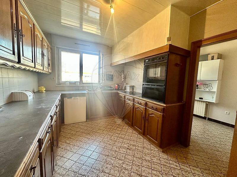 Maison - 207 m² - 7 pièces