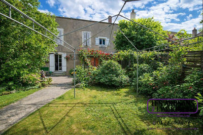 Maison ancienne - 180 m² - 7 pièces