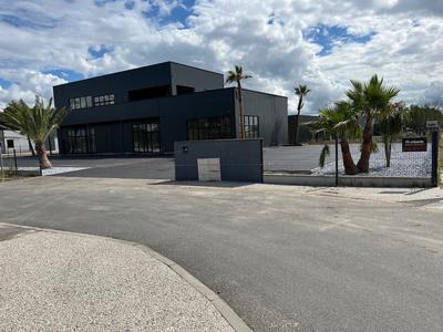 Local commercial - 671 m² - 5 pièces