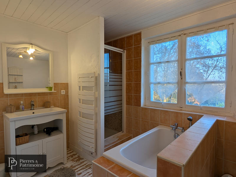 Propriété - 248 m² - 10 pièces