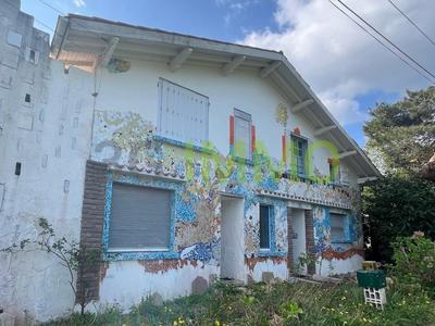 Maison - 135 m² - 9 pièces