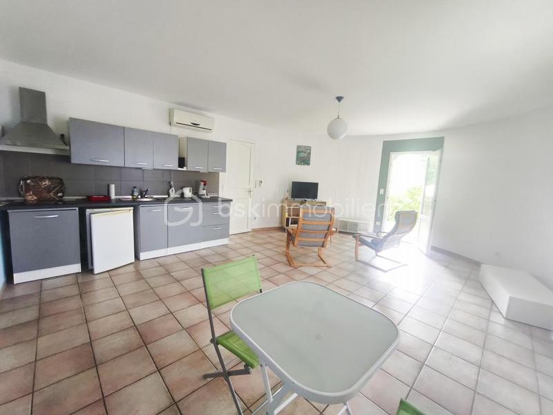 Maison traditionnelle - 166 m² - 6 pièces