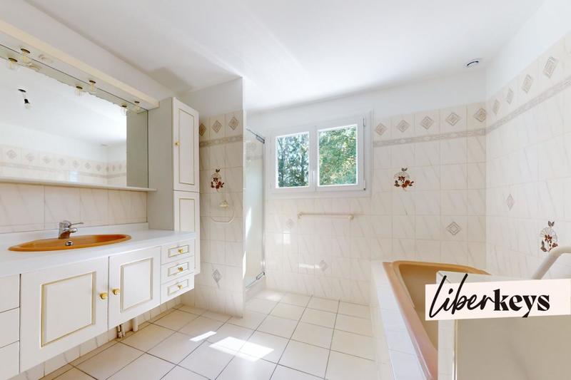 Maison - 320 m² - 7 pièces