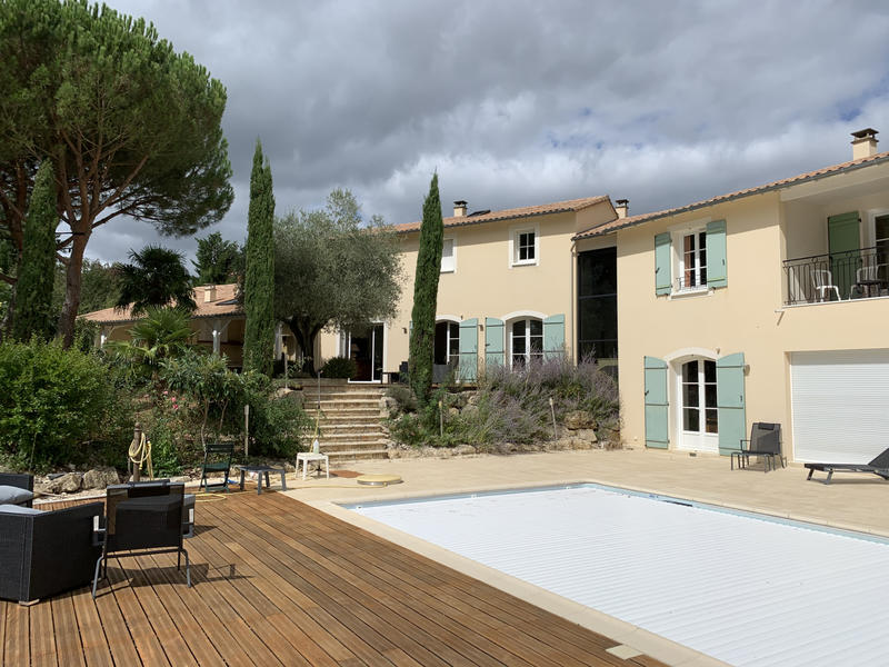 Villa - 463 m² - 13 pièces