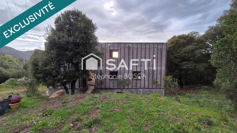 Maison - 220 m² - 6 pièces