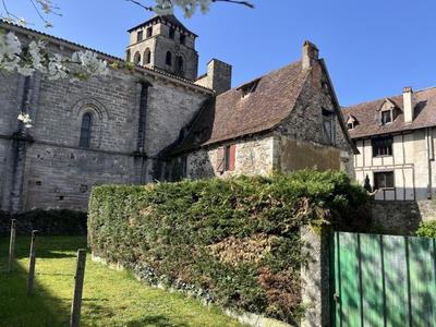 Immeuble - 1 m² - 7 pièces