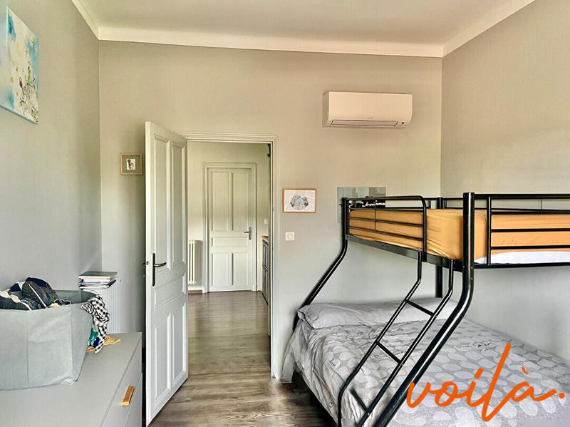 Maison - 218 m² - 8 pièces