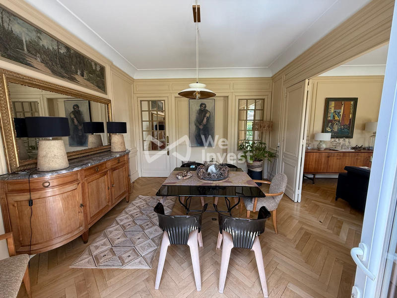 Maison - 260 m² - 8 pièces