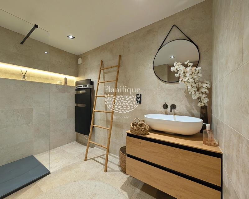 Maison - 194 m² - 5 pièces