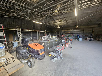 Local d'activités - 695 m²