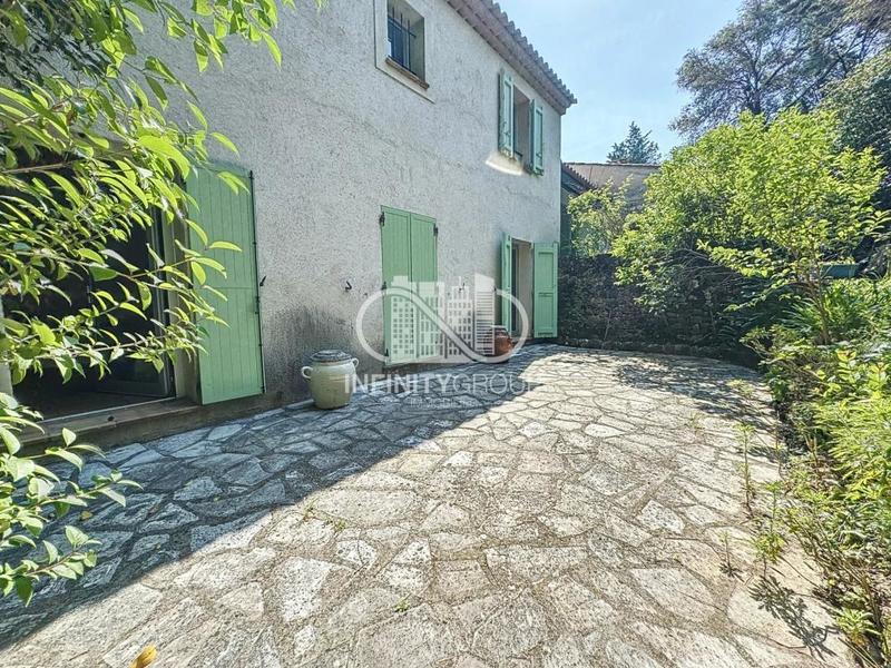 Villa - 193 m² - 6 pièces