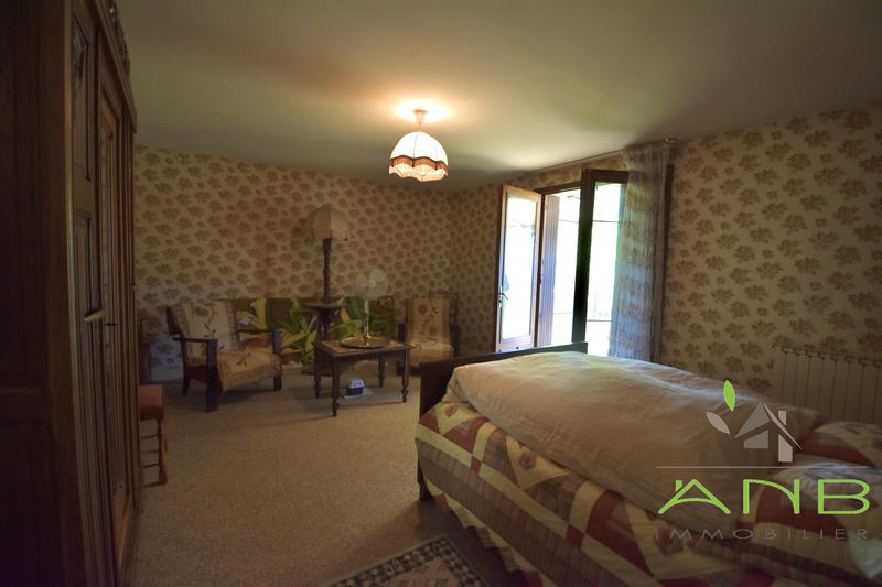 Maison - 140 m² - 9 pièces