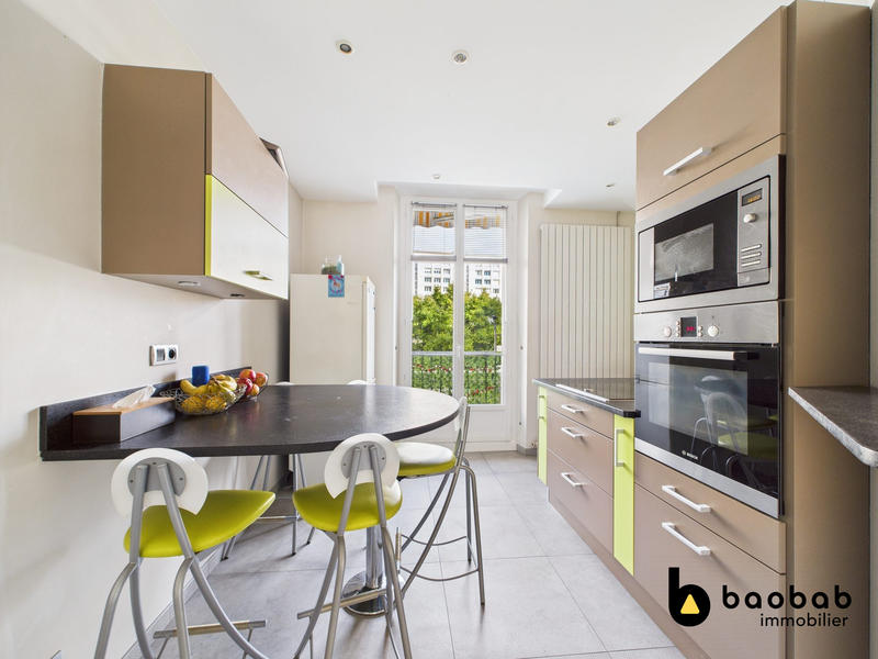 Appartement - 170 m² - 7 pièces