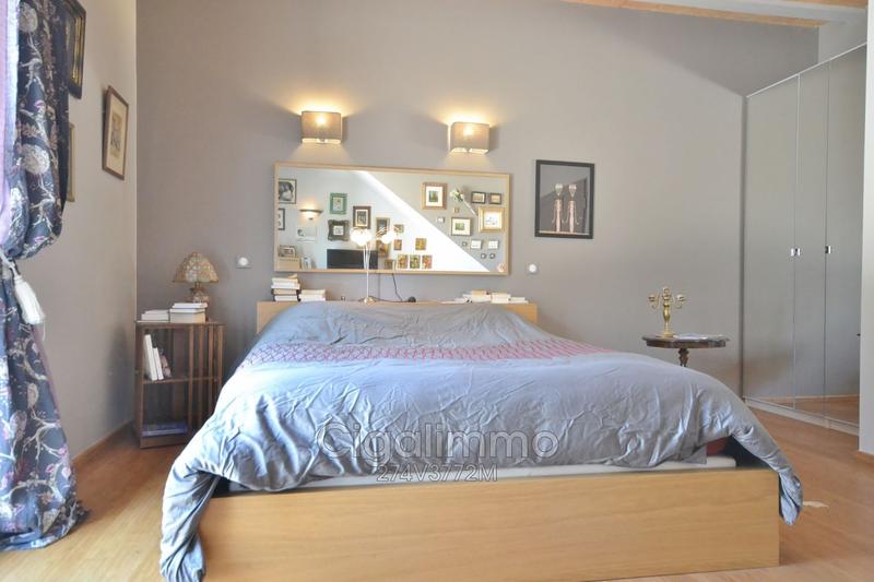 Villa - 212 m² - 8 pièces