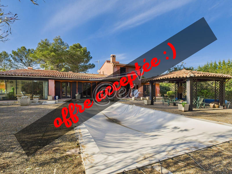 Villa - 214 m² - 7 pièces