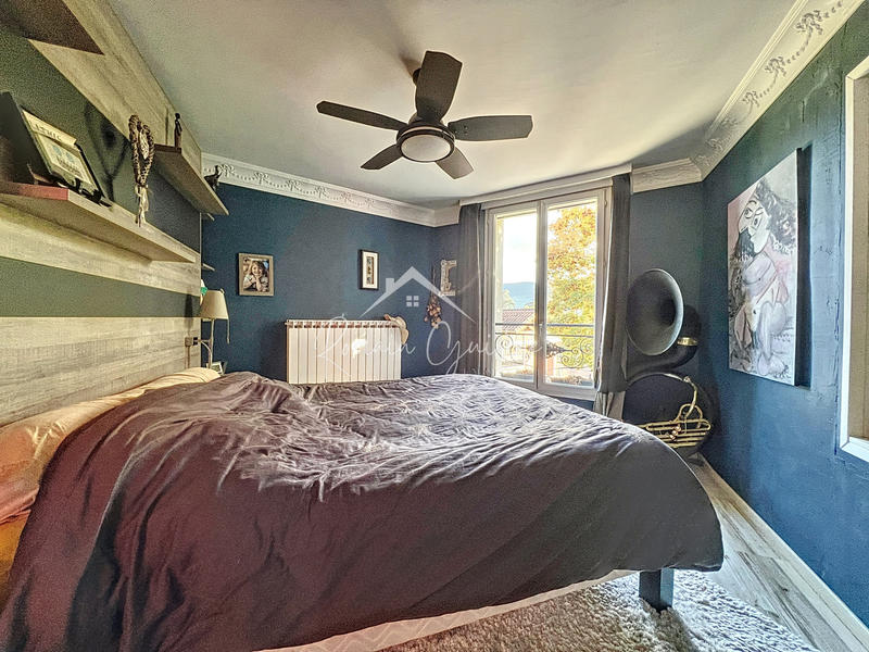 Maison - 180 m² - 7 pièces