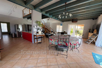 Maison - 196 m² - 5 pièces