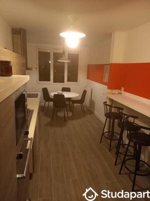 Chambre - 13 m² - 1 pièce