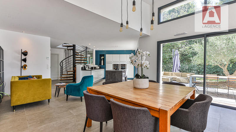 Maison - 187 m² - 5 pièces