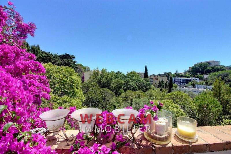 Propriété - 210 m² - 8 pièces