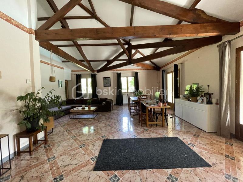 Maison traditionnelle - 270 m² - 7 pièces