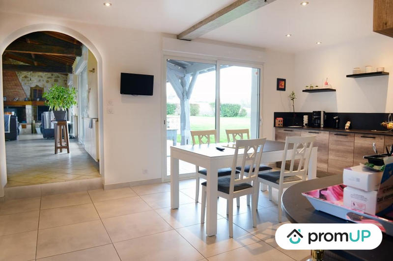 Maison - 276 m² - 8 pièces