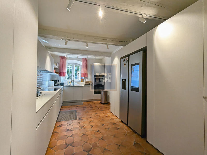 Villa - 279 m² - 8 pièces